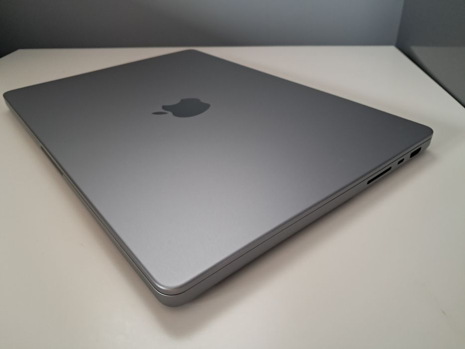 MacBook Pro 2021 M1 Max 14