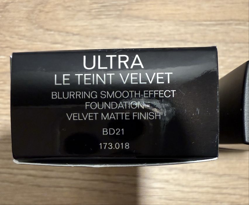 Chanel Ultra Le Teint Velvet Foundation BD21