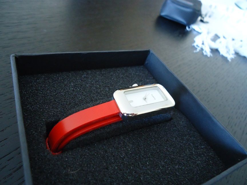 Relógios novos e com pilha nova incluída