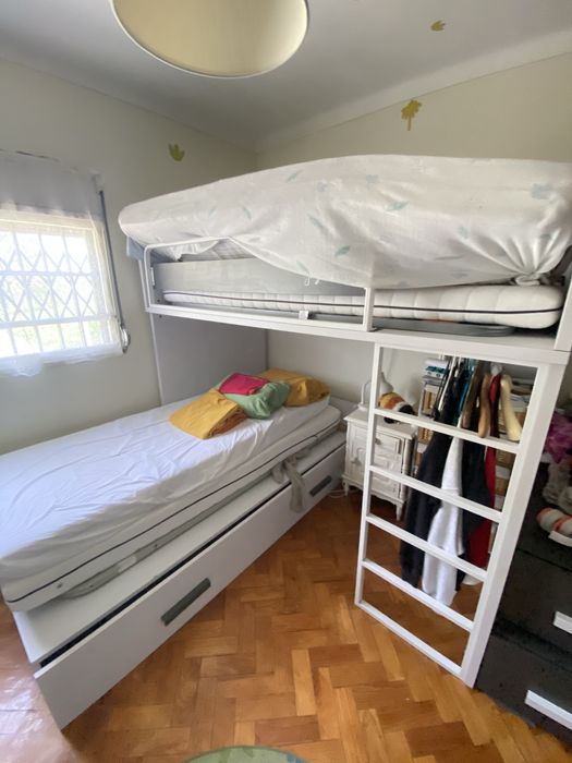 Beliche triplo com cama casal