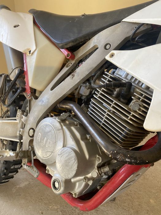 Vendo AJP PR3 240cc