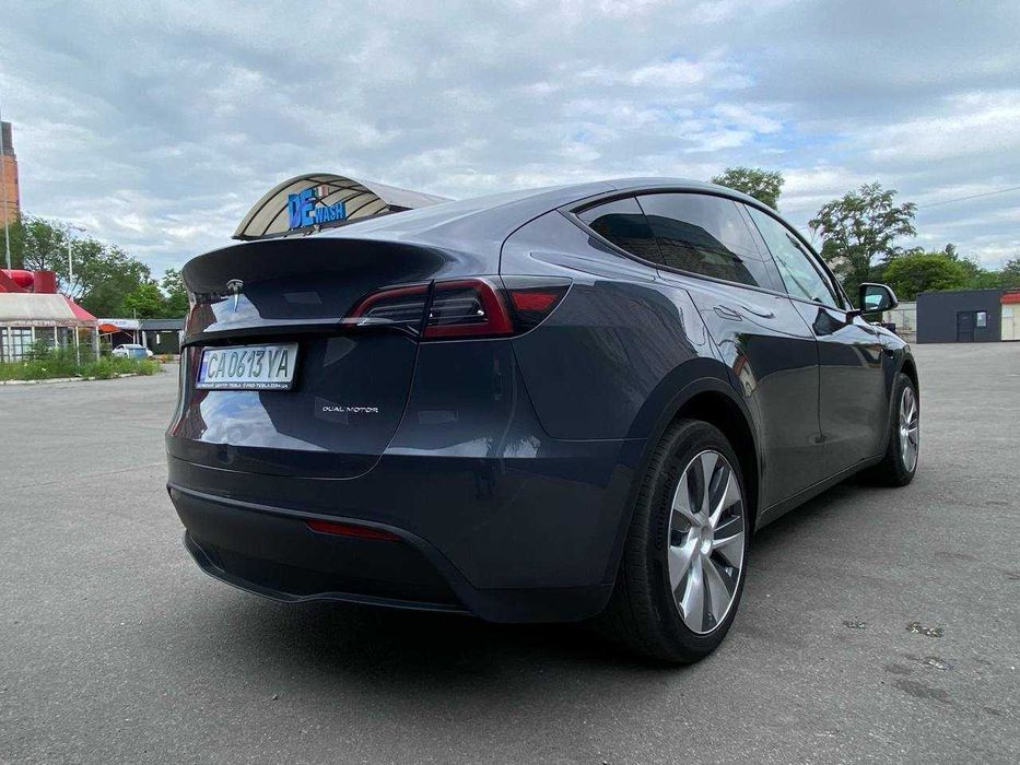 Tesla Model Y Long Range Dual motor 2023