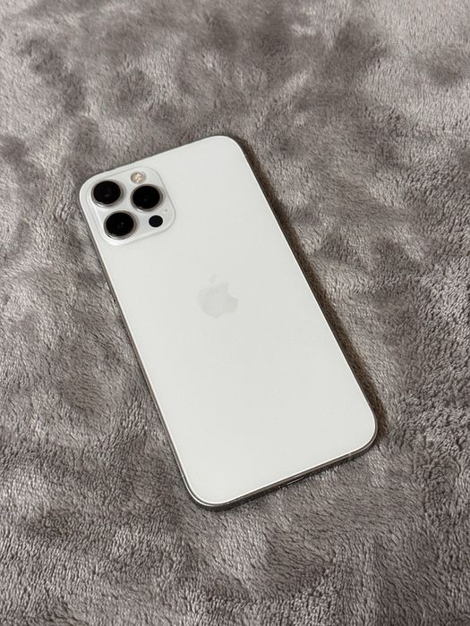 iPhone 12 Pro Max 100% baterii