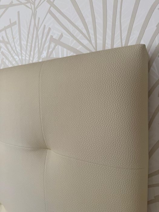 Cabeceira de cama creme 1,60m