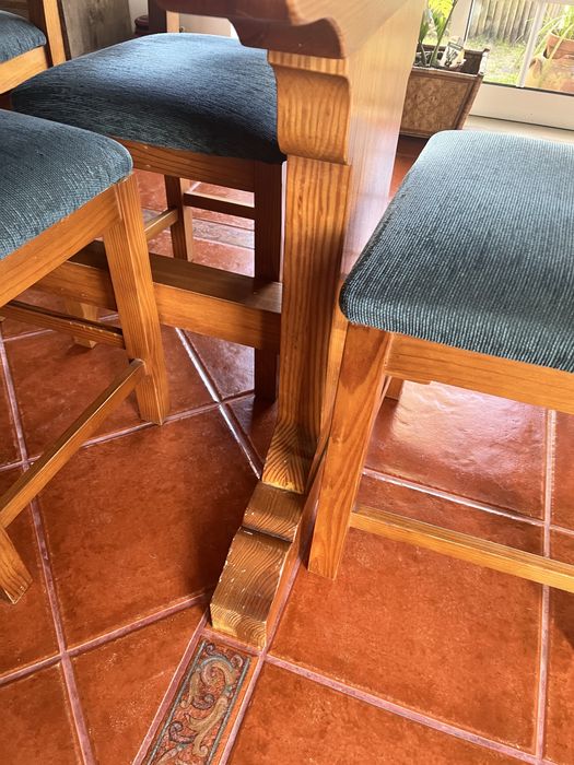 Mesa de jantar com 6 cadeiras