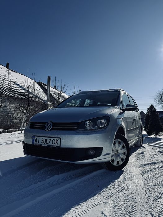 Volkswagen Touran 2011 рік