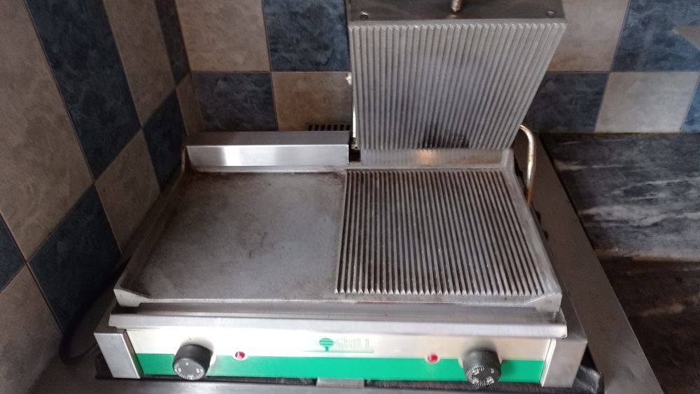 Vendo fogão endostrial 1200€de