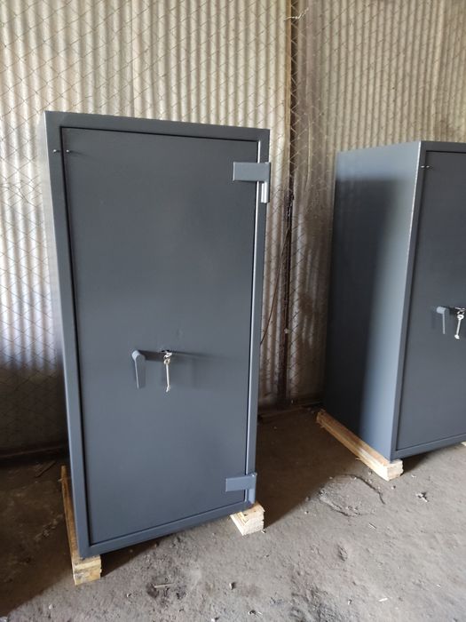 Продаю б.у сейф фирмы GRIFFON (модель:CL.II.150 K)