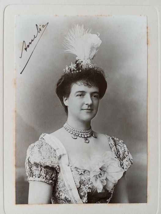 Antigo retrato da Rainha Dona Amélia fotografia sobre papel assinada