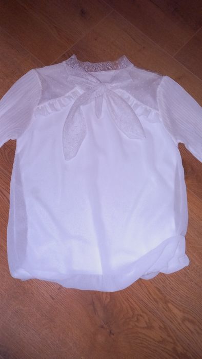 Шкільні речі для дівчинки