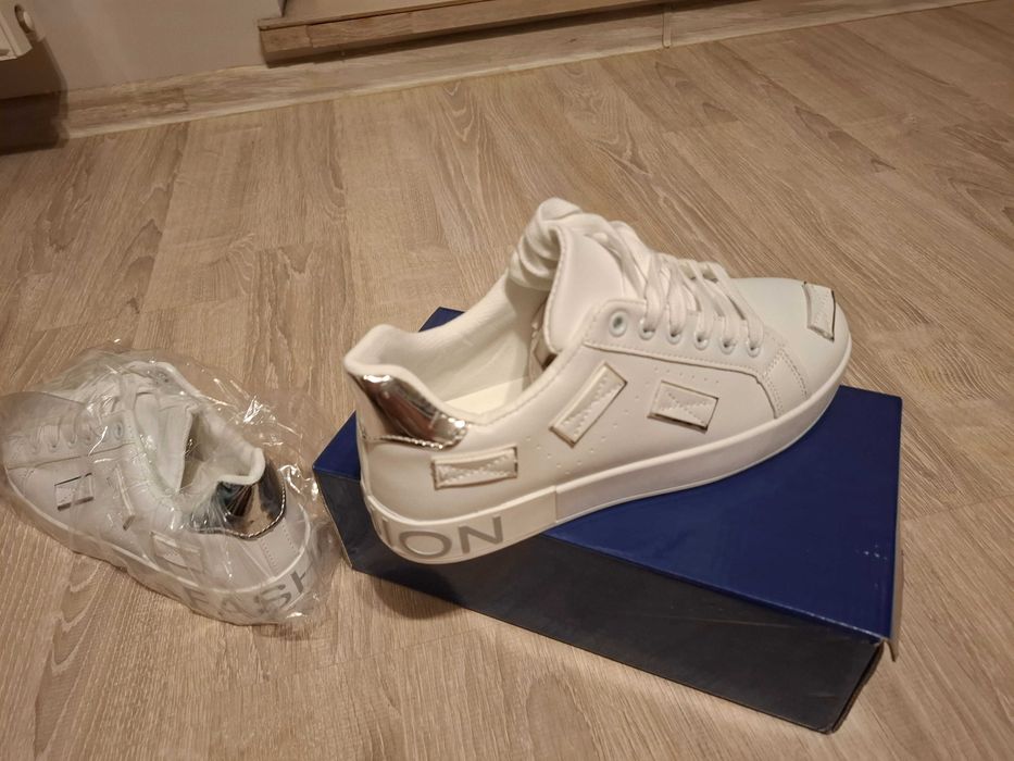 Buty damskie 40 NOWE białe eko skóra Trampki buty sportowe na codzień