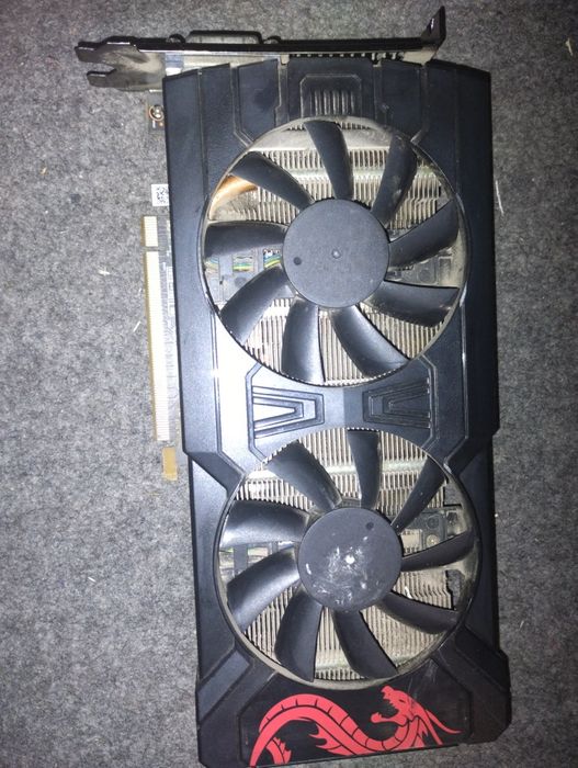 відеокарта RX 480 4gb вживлена