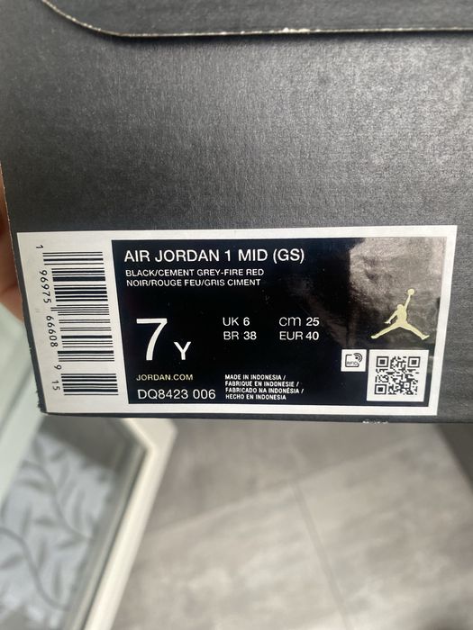 Buty Air Jordan 1 MID (GS)  rozmiar 40