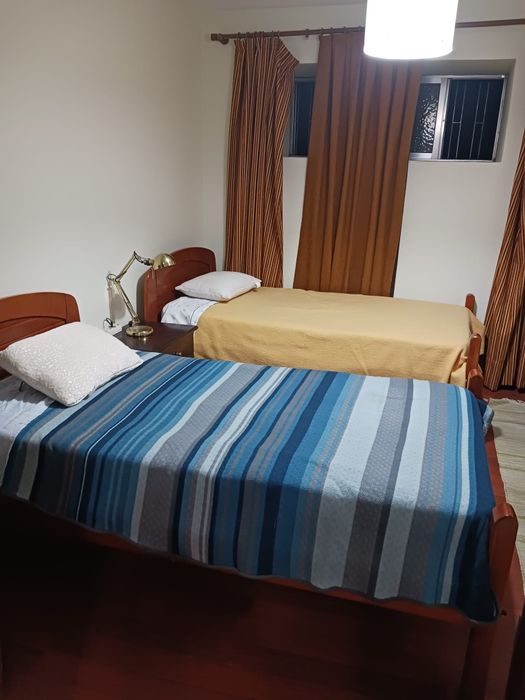 Quarto Duplo em Casa Partilhada — Sobrado, Valongo