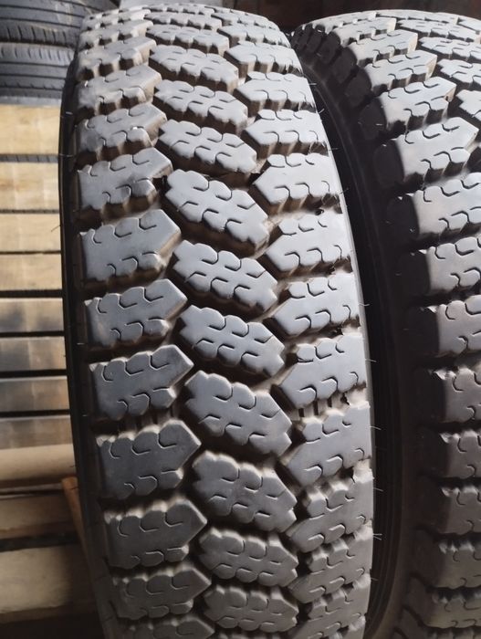 Шини 215/75/17.5 Uniroyal