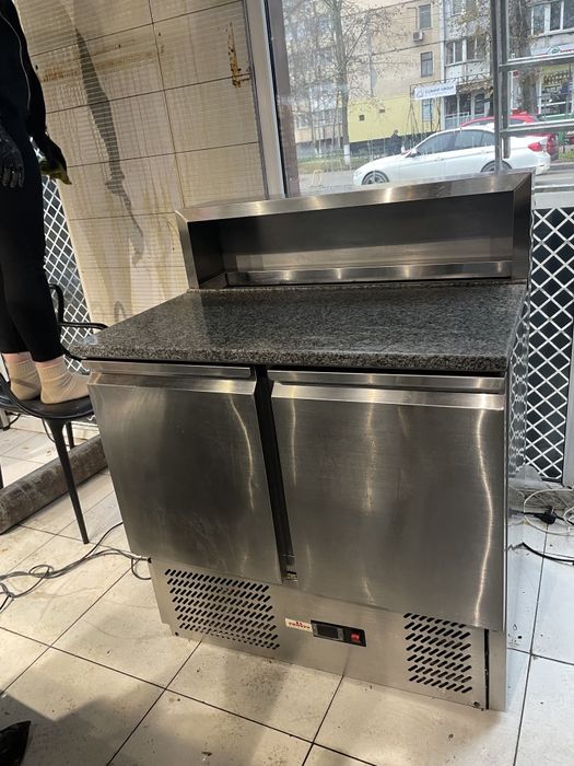 Холодильный шкаф