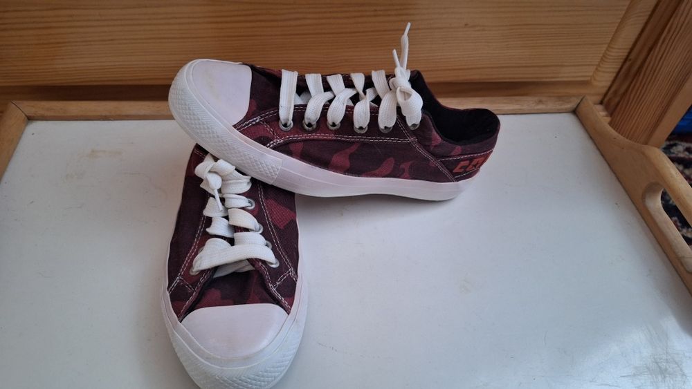 Кеди і кросівки!