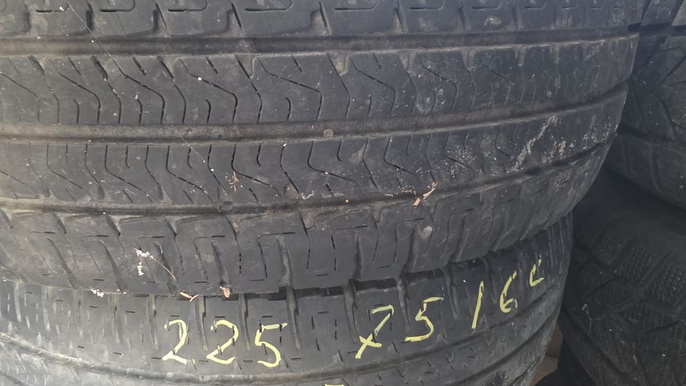 Opony Michelin 225/75/16c,520zł