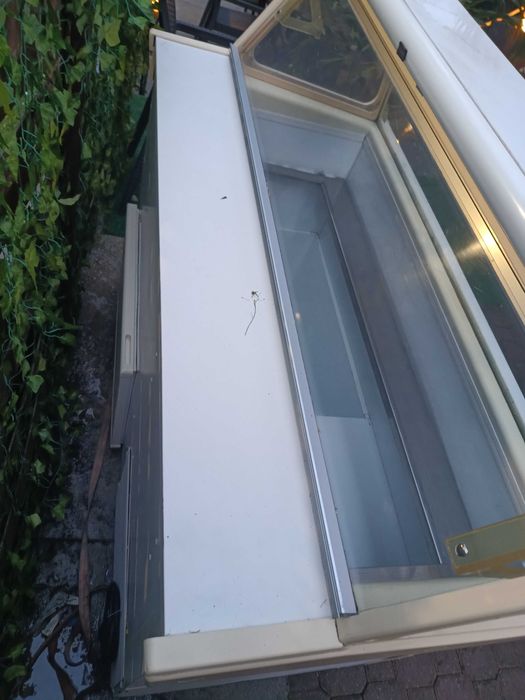 Witryna do lodów lodówka lada chlodnicza z kuwetami stan bdb