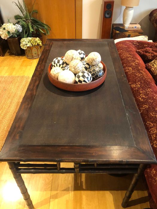 Mesa de madeira chinesa antiga