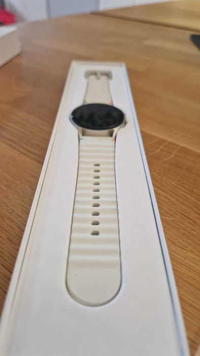 Sprzedam Samsung Galaxy Watch 7 40mm Bluetooth - stan bardzo dobry