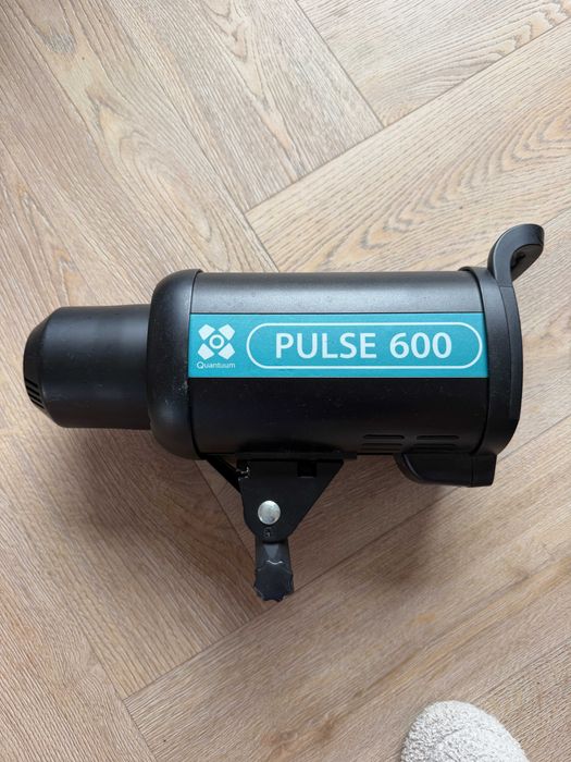 Quantuum (obecnie Quadralite) pulse 600 lampa studyjna błyskowa używana