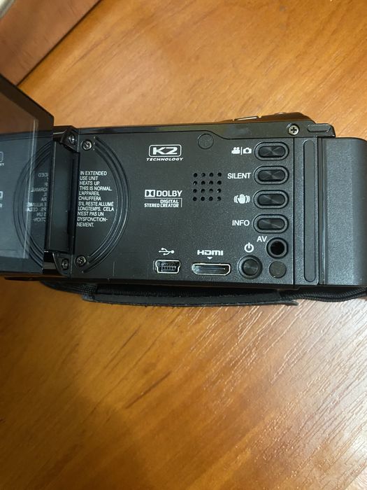 Видеокамера JVC GZ-E305BE