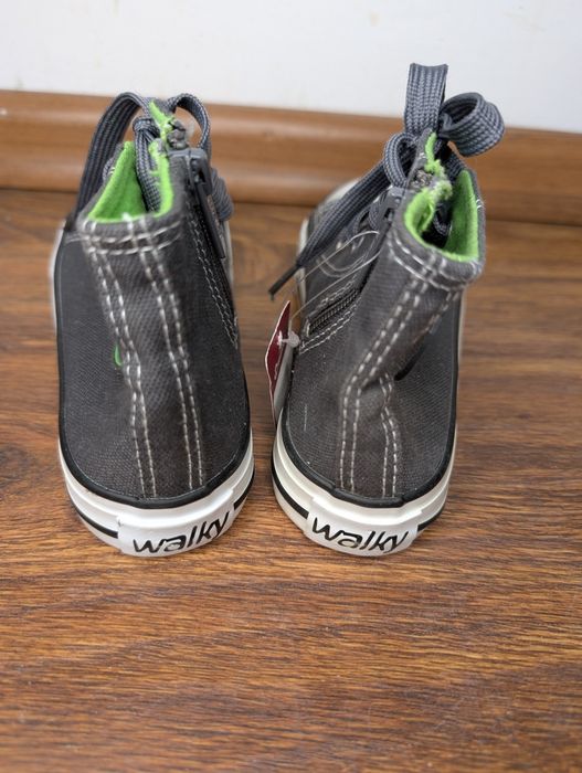 Nowe wysokie trampki