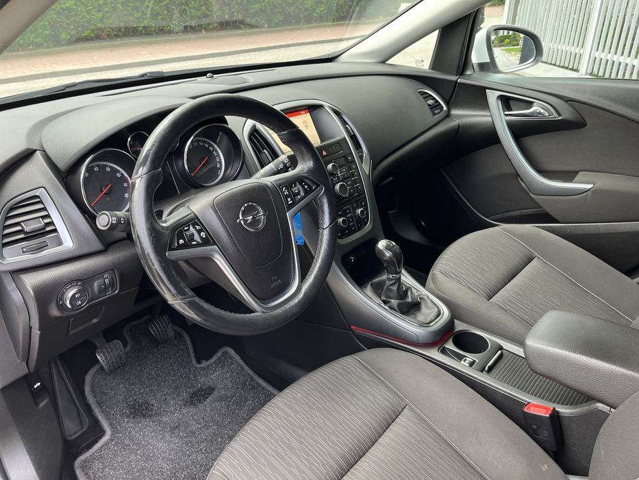 Opel Astra 1.4 benzyna 125KM 2014 rok El.szyby KLIMA NAVI TEMPOMAT