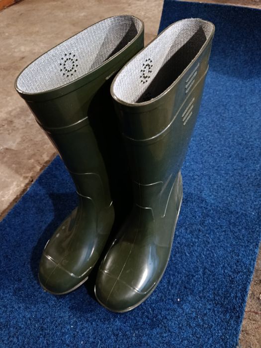 Продам сапоги резиновые
