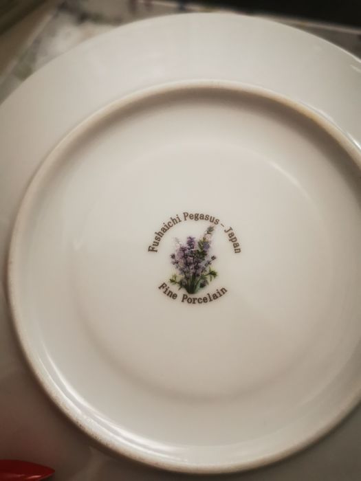 Nowy serwis porcelanowy w lawendę z pudełkiem
