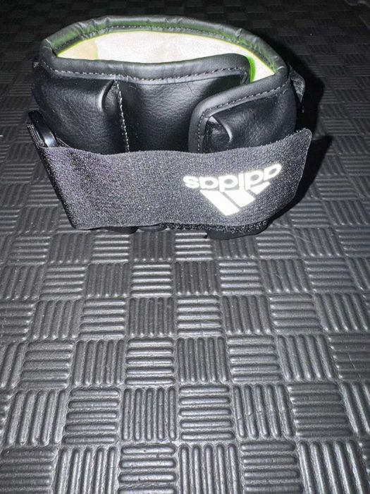 Pesos Adidas Performance para Pulsos e Tornozelos 1kg