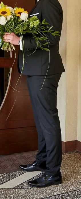 Smoking czarny ślubny