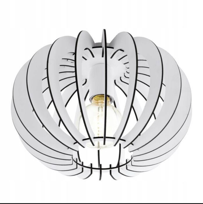 Nowa Lampa sufitowa Stellato z drewnianymi, białymi lamelami.