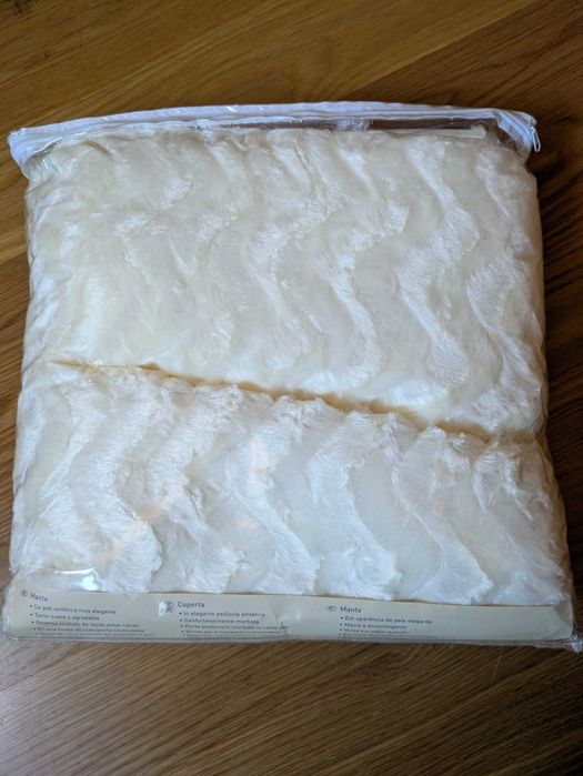 Manta de pele sintética Meradiso NOVA