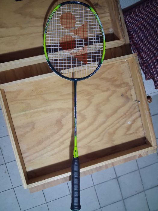 Raquete de badminton a ótimo preço