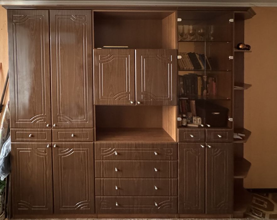 Продам меблеву стінку 280/230/45см