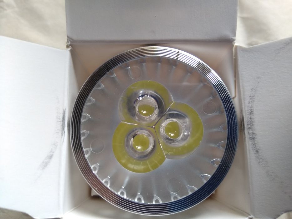 Lampada GU10 9W LED Cool White (6300 a 7000K) AC 110 - 240V