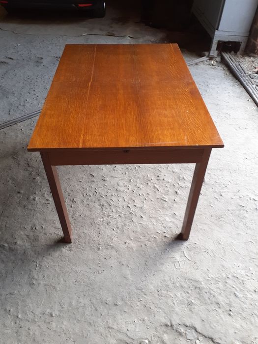 Стіл обідній,розкладний.