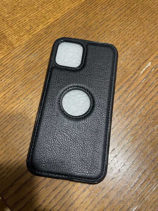 Etui Iphone 12/12 pro czarne.