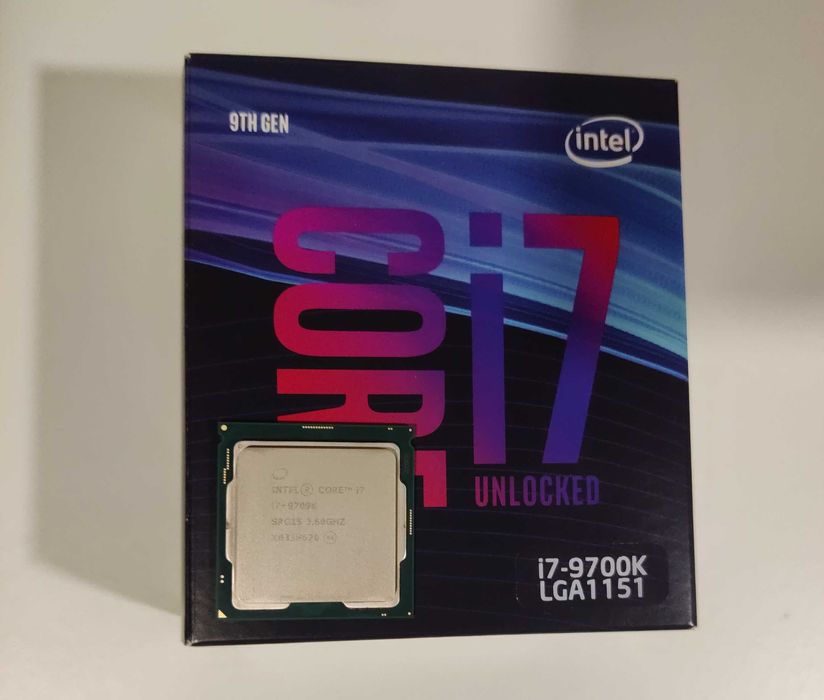 Combo: Intel Core i7-9700K + Gigabyte Aorus Z390 Pro