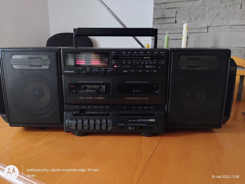 Samsung model w-600s