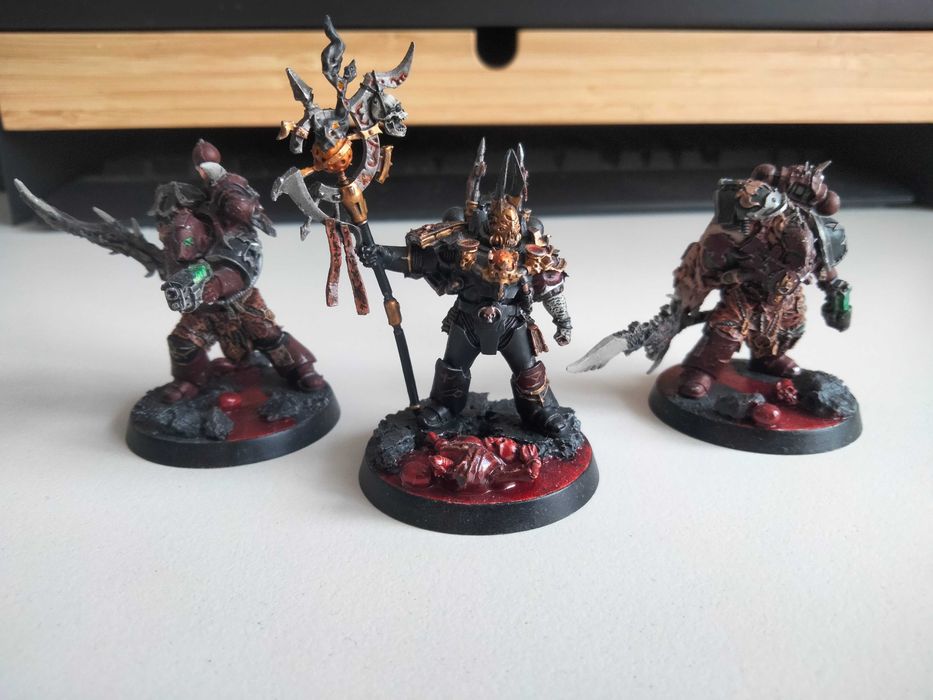 Word Bearers Zardu Layak and Blade Slaves Warhammer Horus Heresy