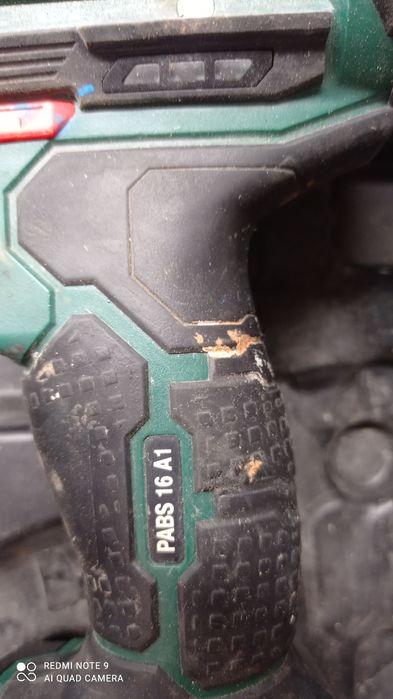 Aparafusadora + Bateria x16 em bom estado