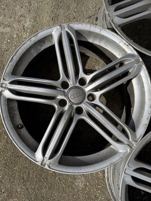 Felgi aluniniowe AUDI A6 A8 A7 C7 D4 19 ET45 8JX19H2 Uszkodzone