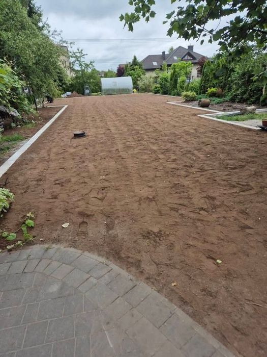 Usługi ogrodnicze siew trawy trawa z rolki glebogryzarka sepracyjna