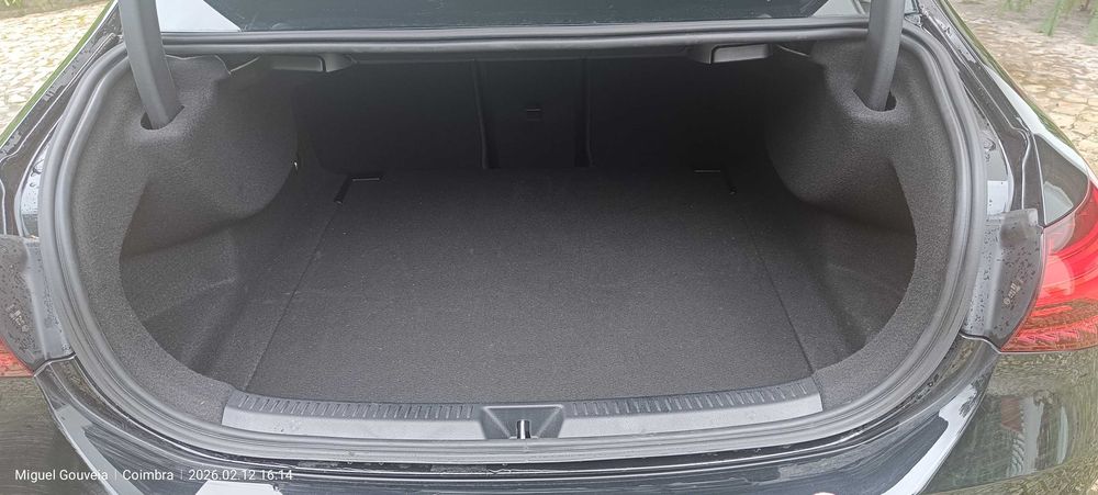 Mercedes-Benz A 200 Limousine, versão AMG Premium