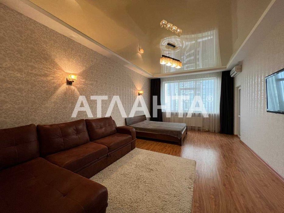 ЖК «1 Жемчужина»: квартира з меблями, технікою та паркінгом