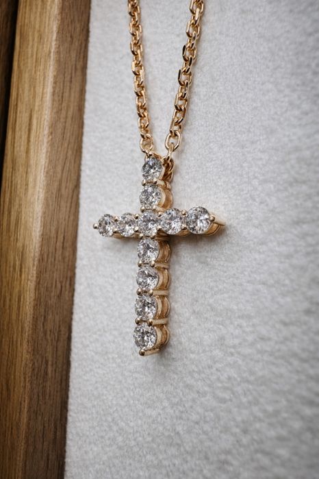 Крест tiffany с цепочкой 585 в наличии.