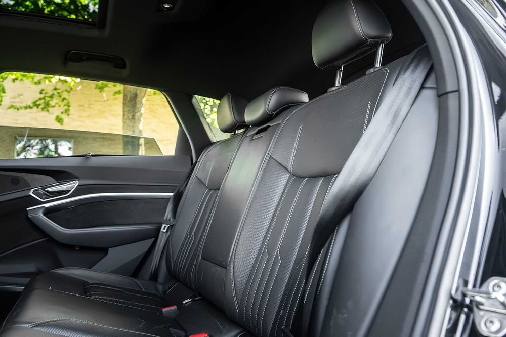 Audi e-tron      2019